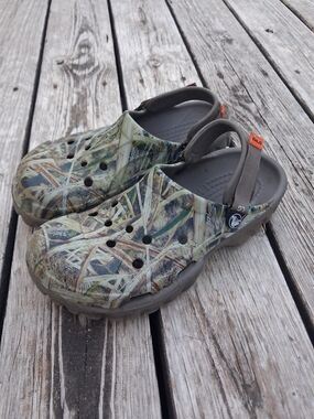 CROCS Men's Classic Realtree Camo Slip-On Loafers with Heel Strap